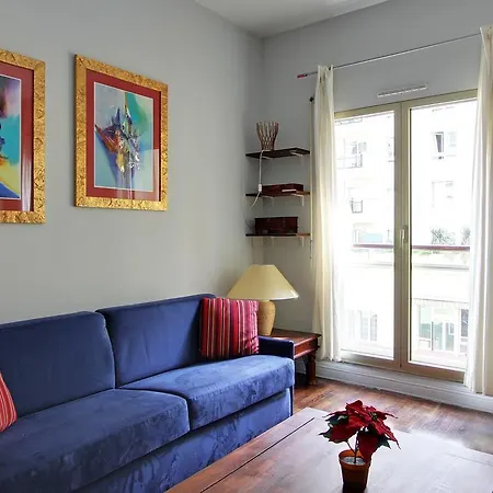 Short Pompidou Apartment *