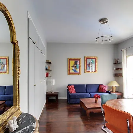 Short Pompidou Apartment