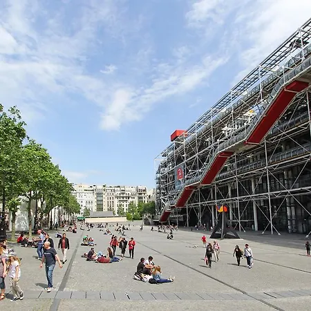 Short Pompidou Apartment Paris