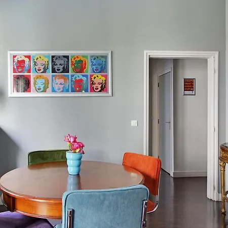 Short Pompidou Apartment *
