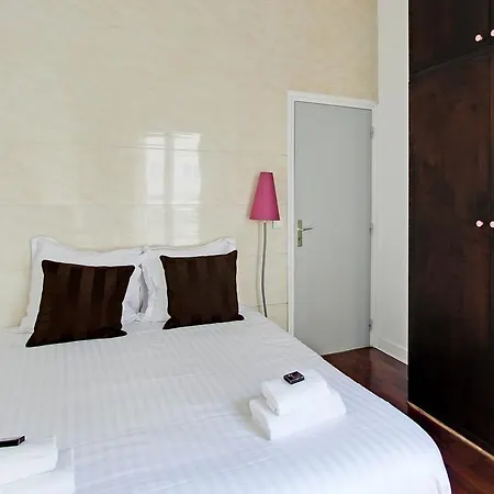 Apartment Short Pompidou Paris