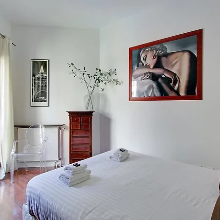 Short Pompidou Apartment